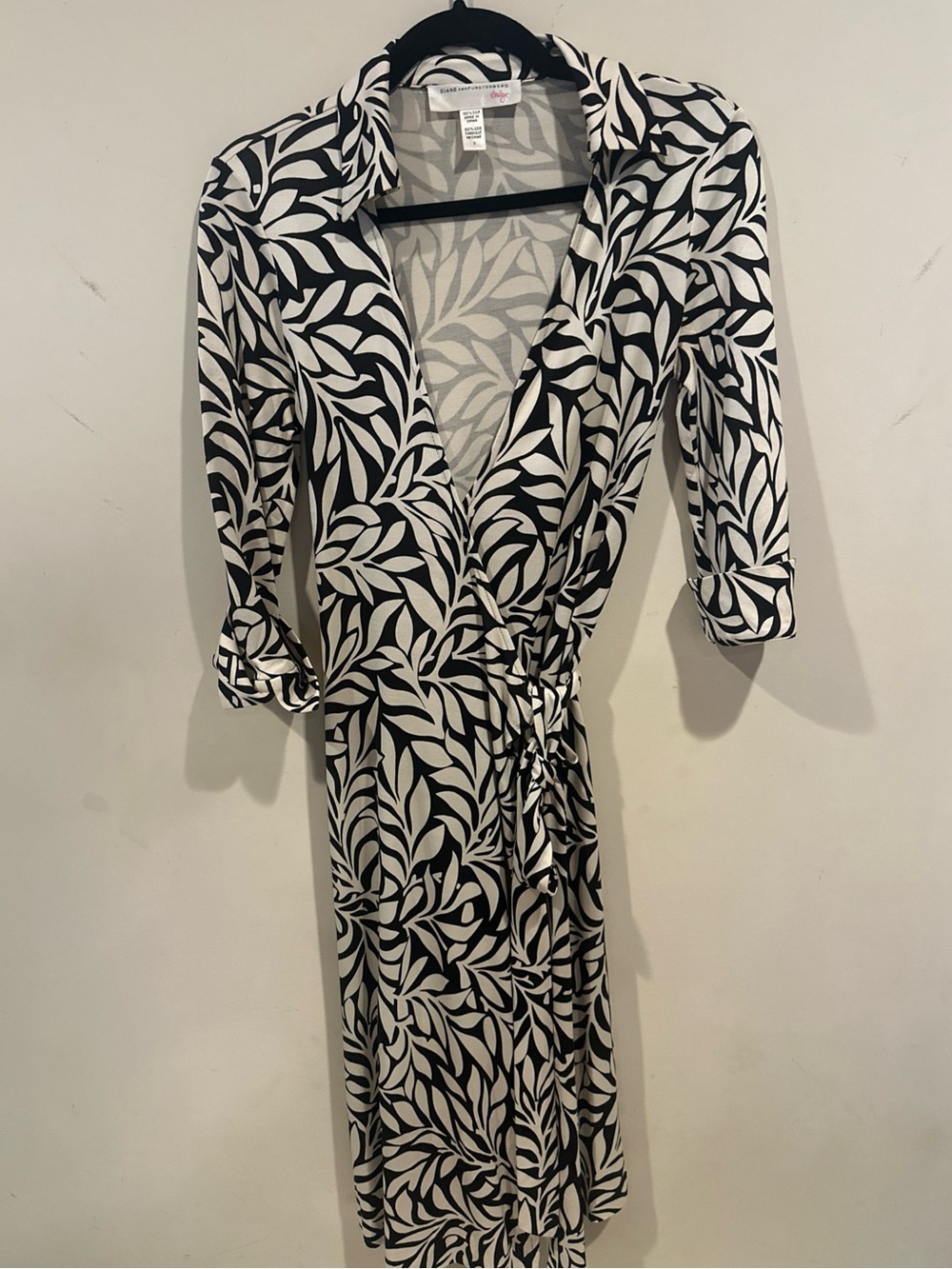 DVF Diane Von Furstenberg Justin Vintage 100% Silk Wrap Dress White Black 2